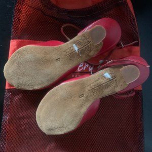 Dance shoes, 1 pair of pants, Bracelet